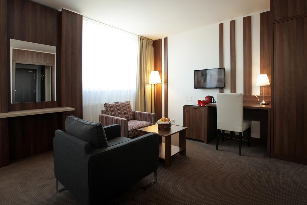 Hotel Metropol Spisska Nova Ves Room photo